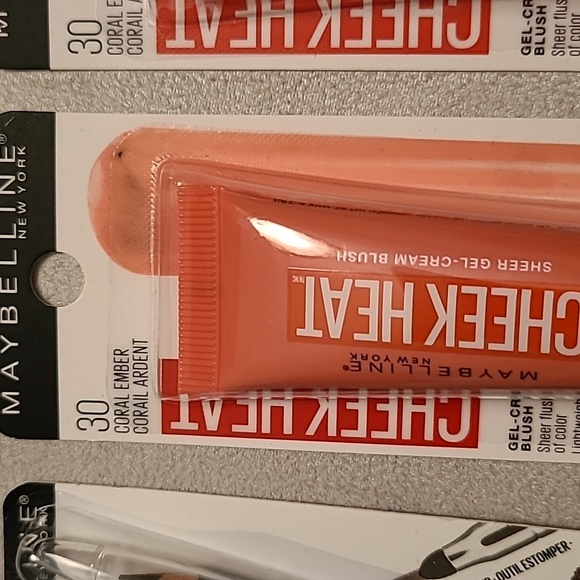 MAYBELLINE MAKEUP BUNDLE OF 6 ITEMS - Picture 6 of 9